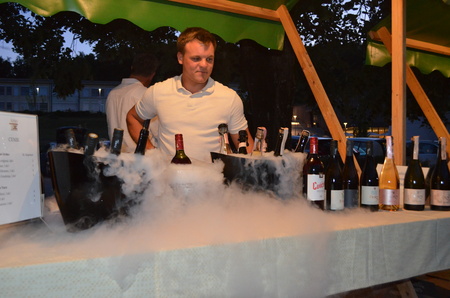 Večer vina, penine in glasbe